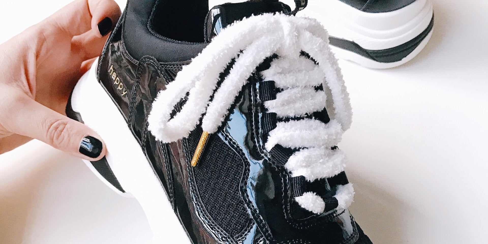 Shoelaces in Teddy Material