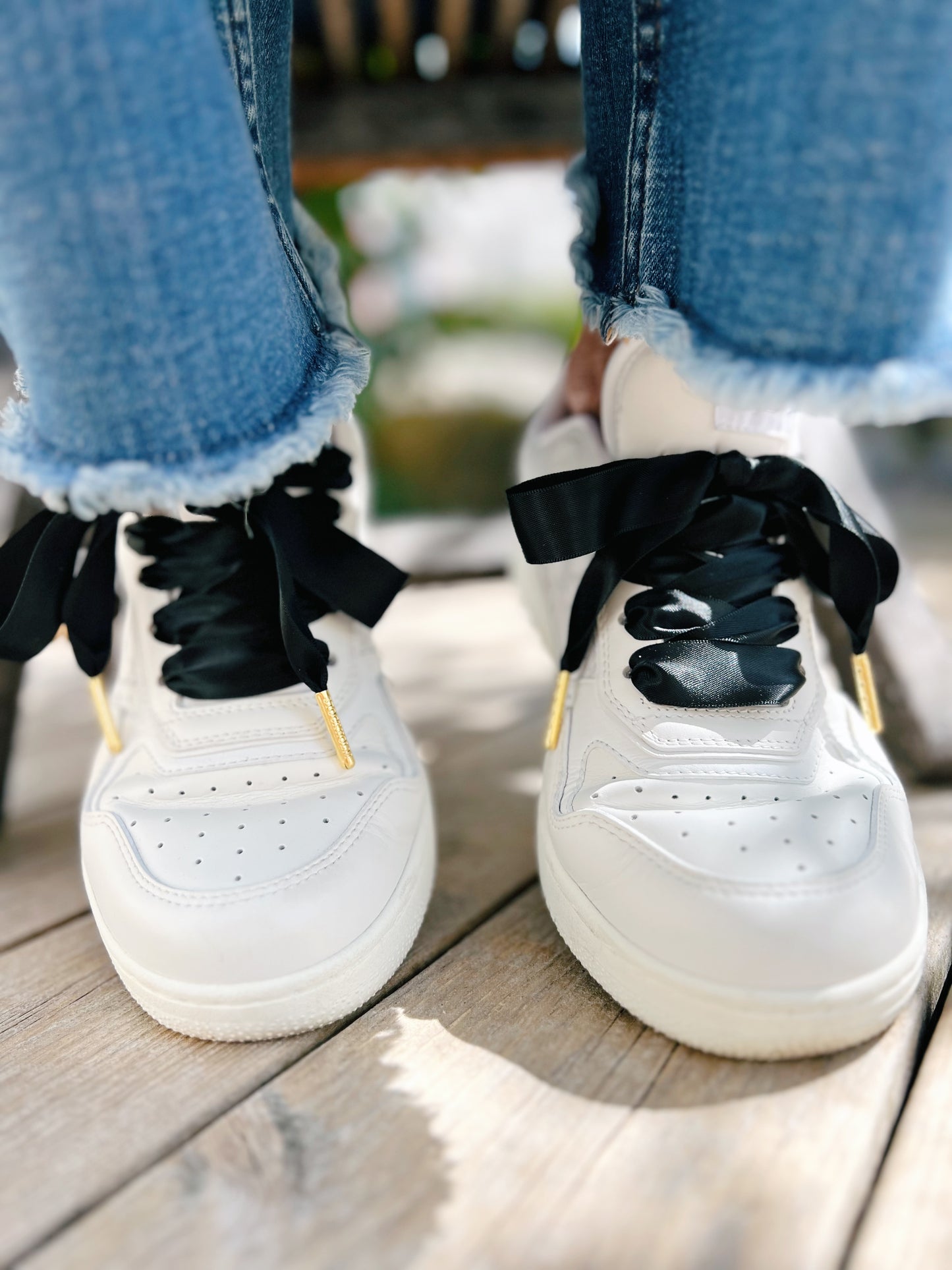 Black Silk Goldtip Shoelaces