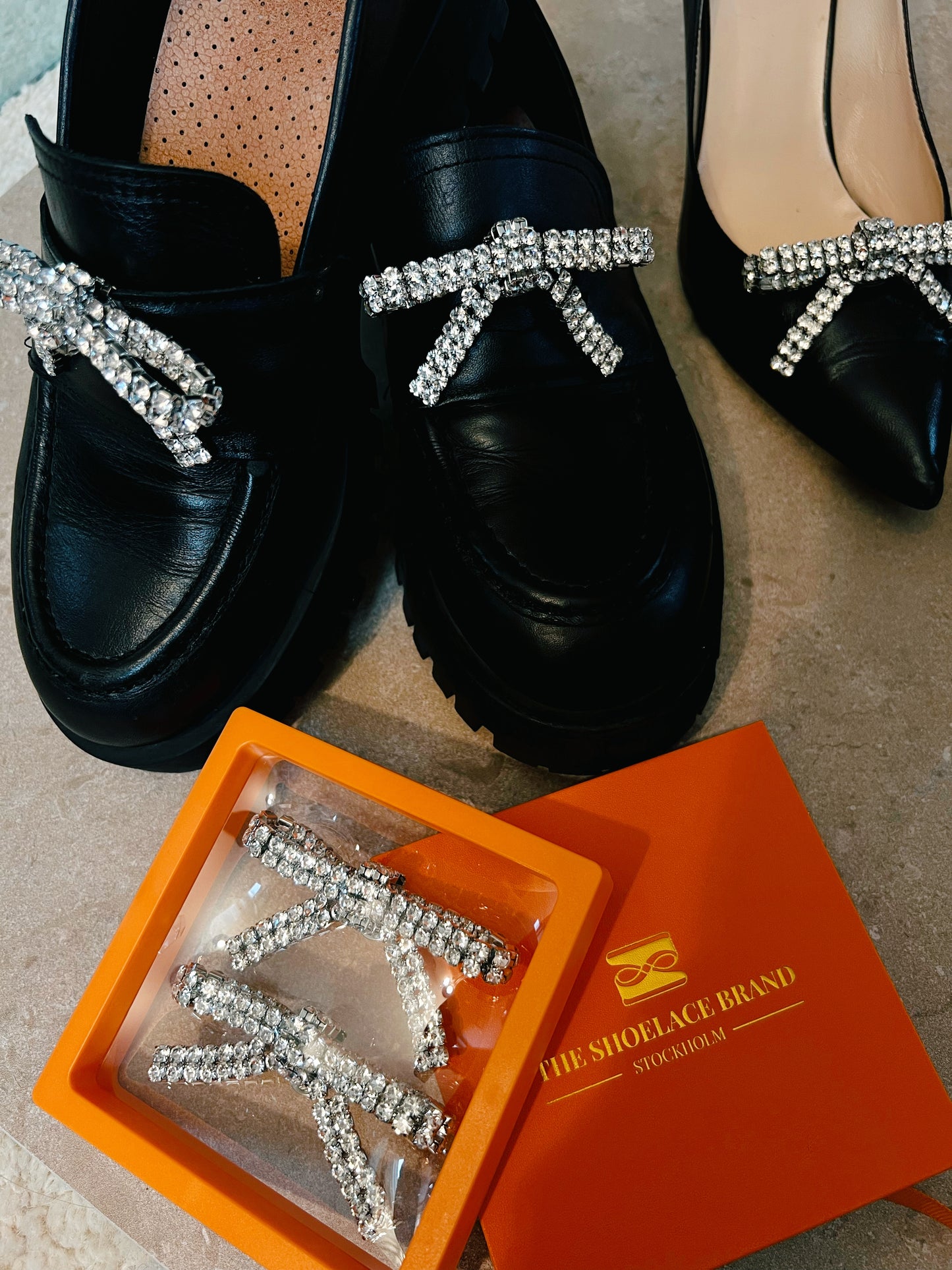 White Crystal Glitter Bow – Shoe Charm