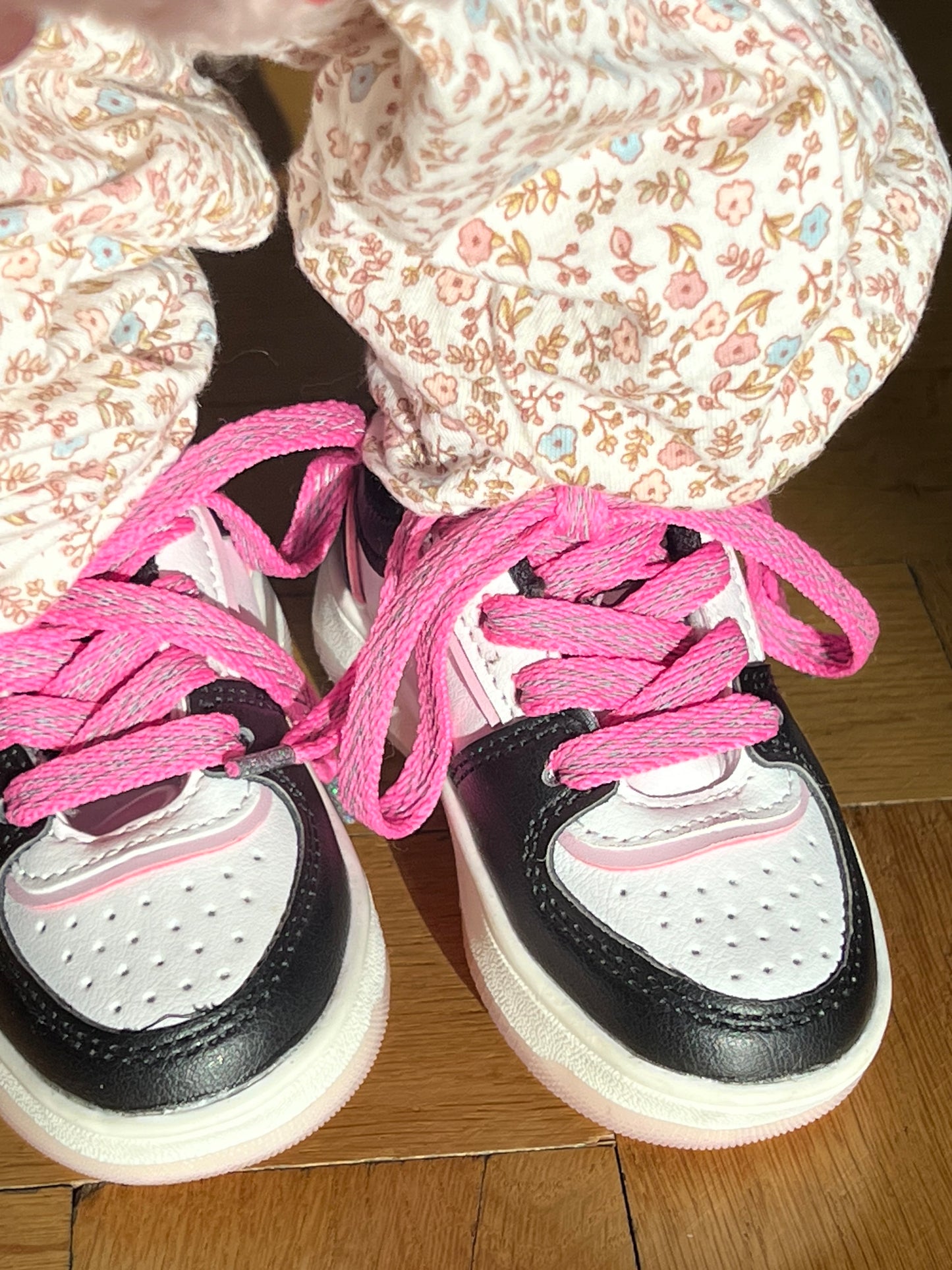 Kids Reflective Pink Shoelaces