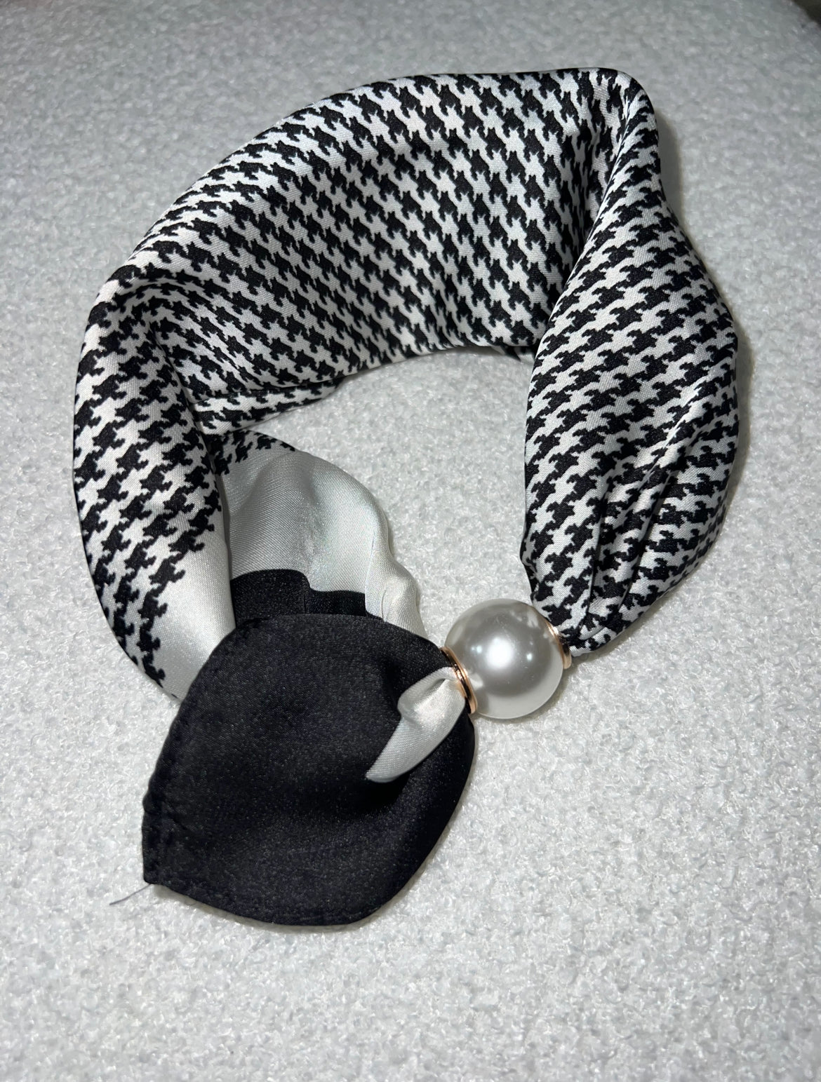 Magnetic Scarf Houndstooth