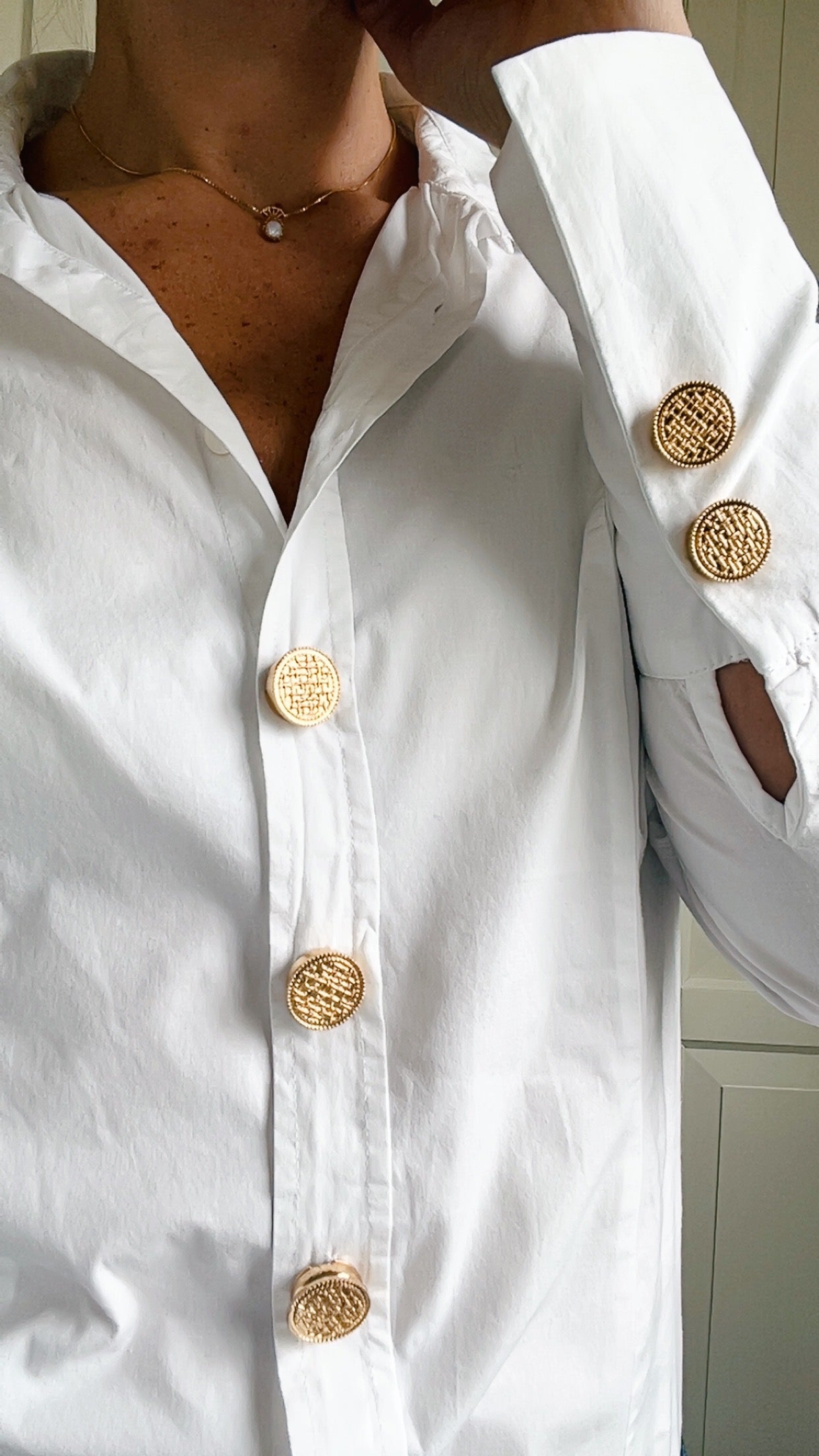 Moa – Textured Button Charm Gold