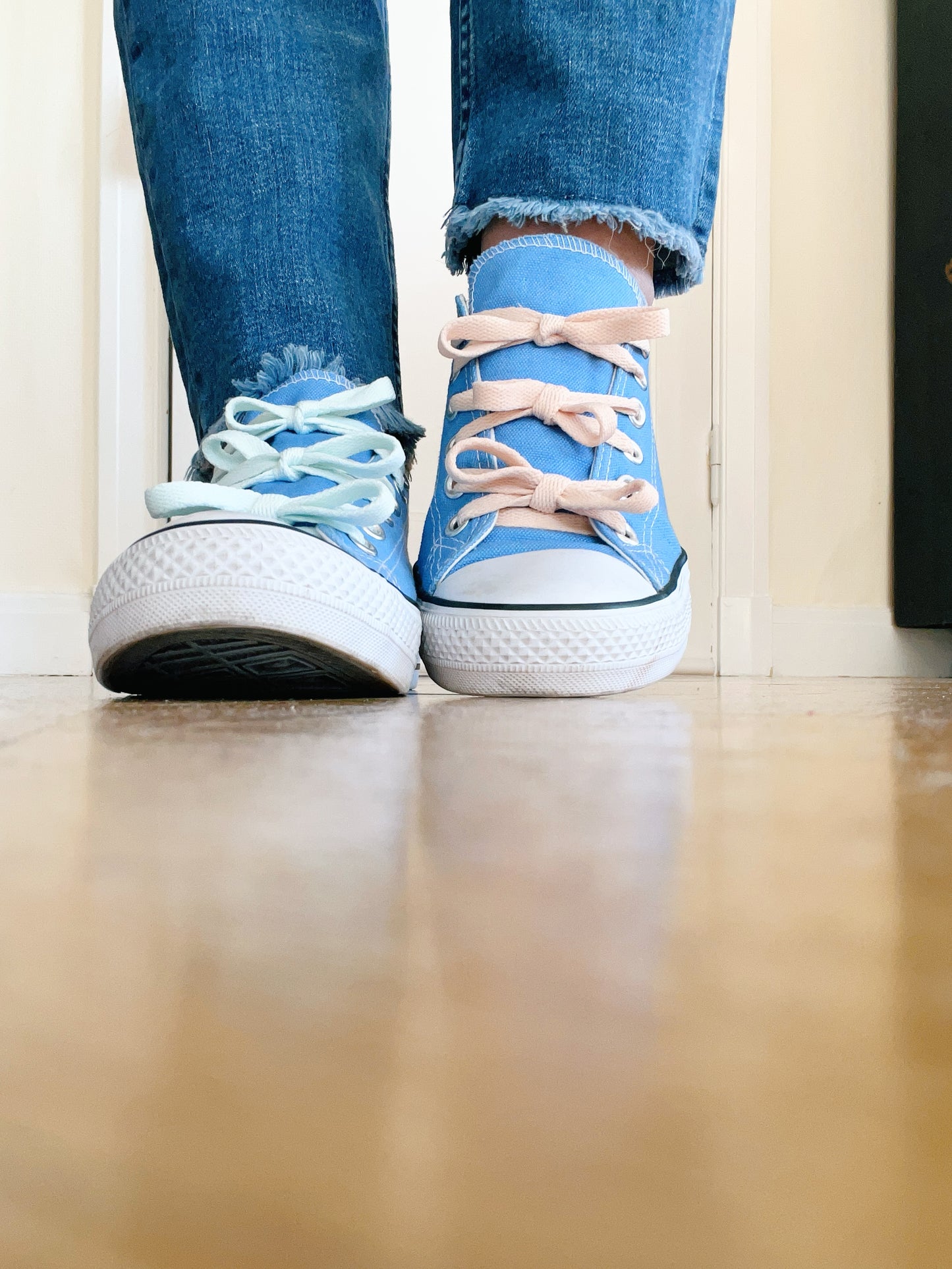 Nude shoelaces bow lacing