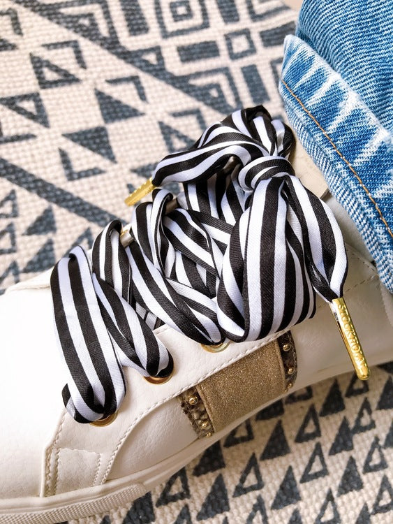 Striped scarf black/white - The Shoelace Brand