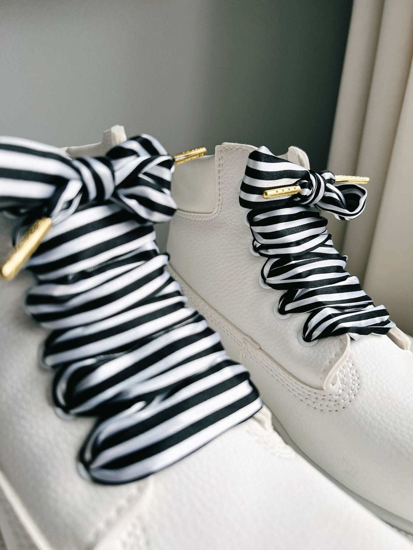 Striped scarf black/white - The Shoelace Brand