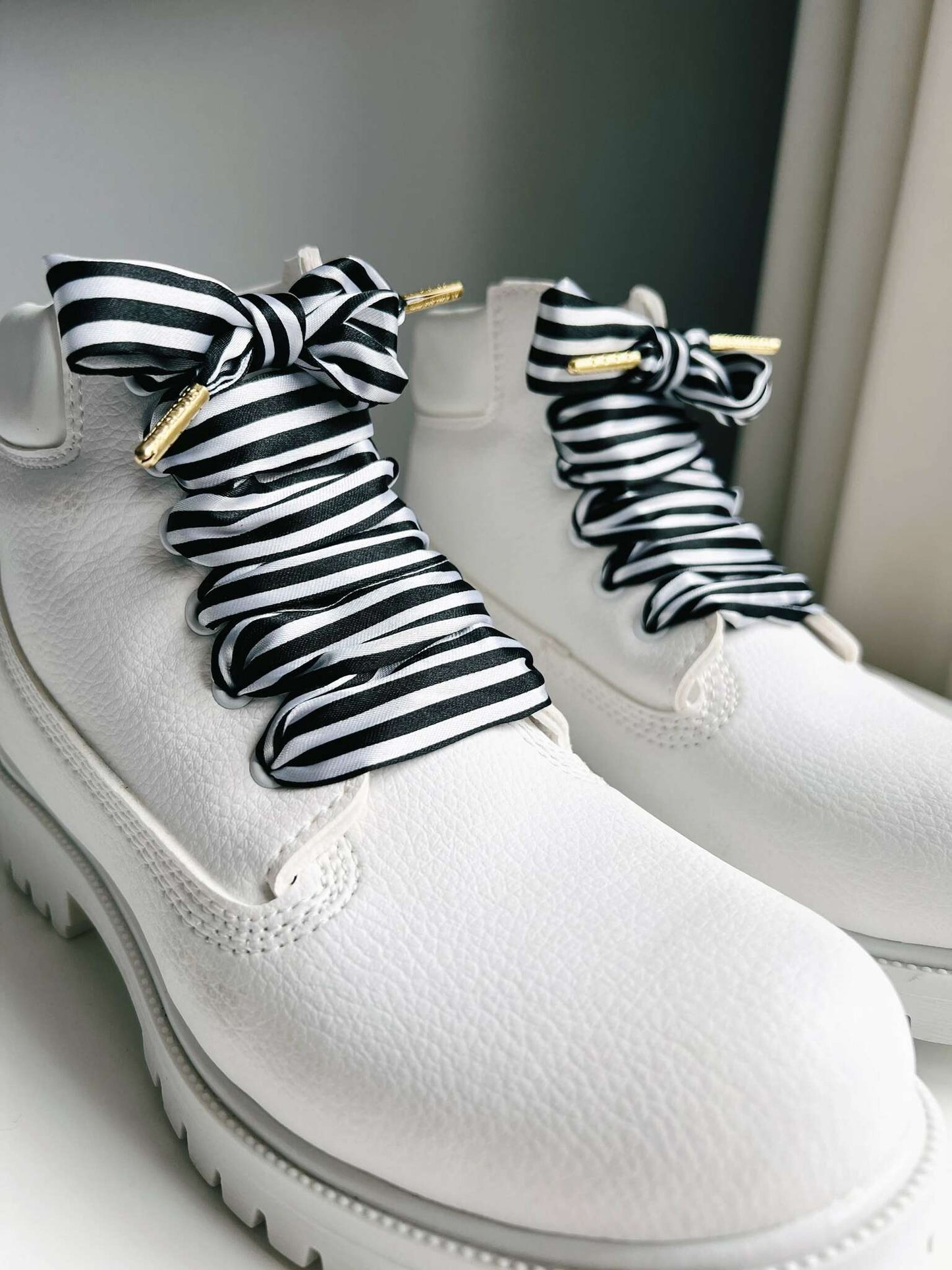 Striped scarf black/white - The Shoelace Brand