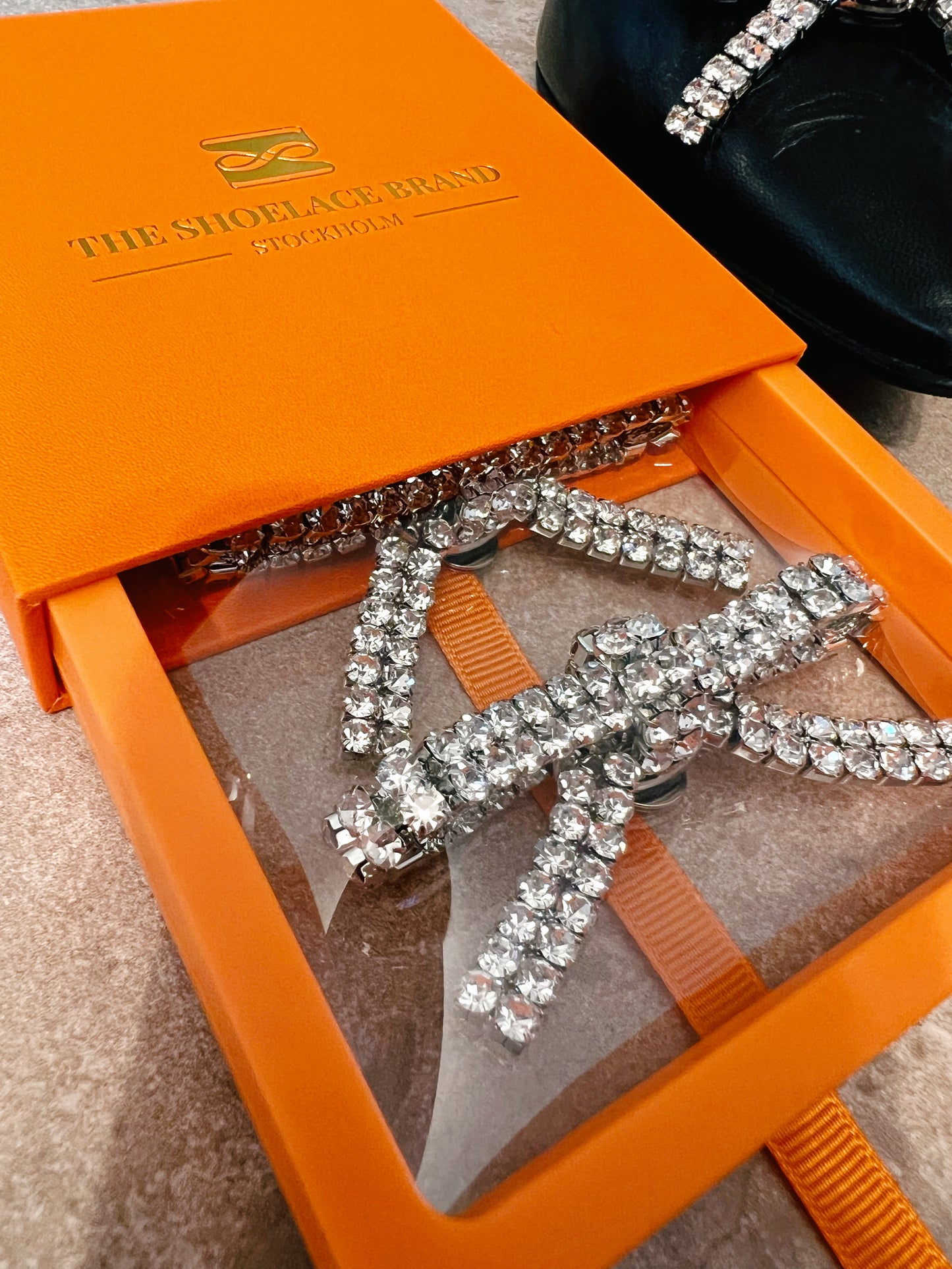 White Crystal Glitter Bow – Shoe Charm