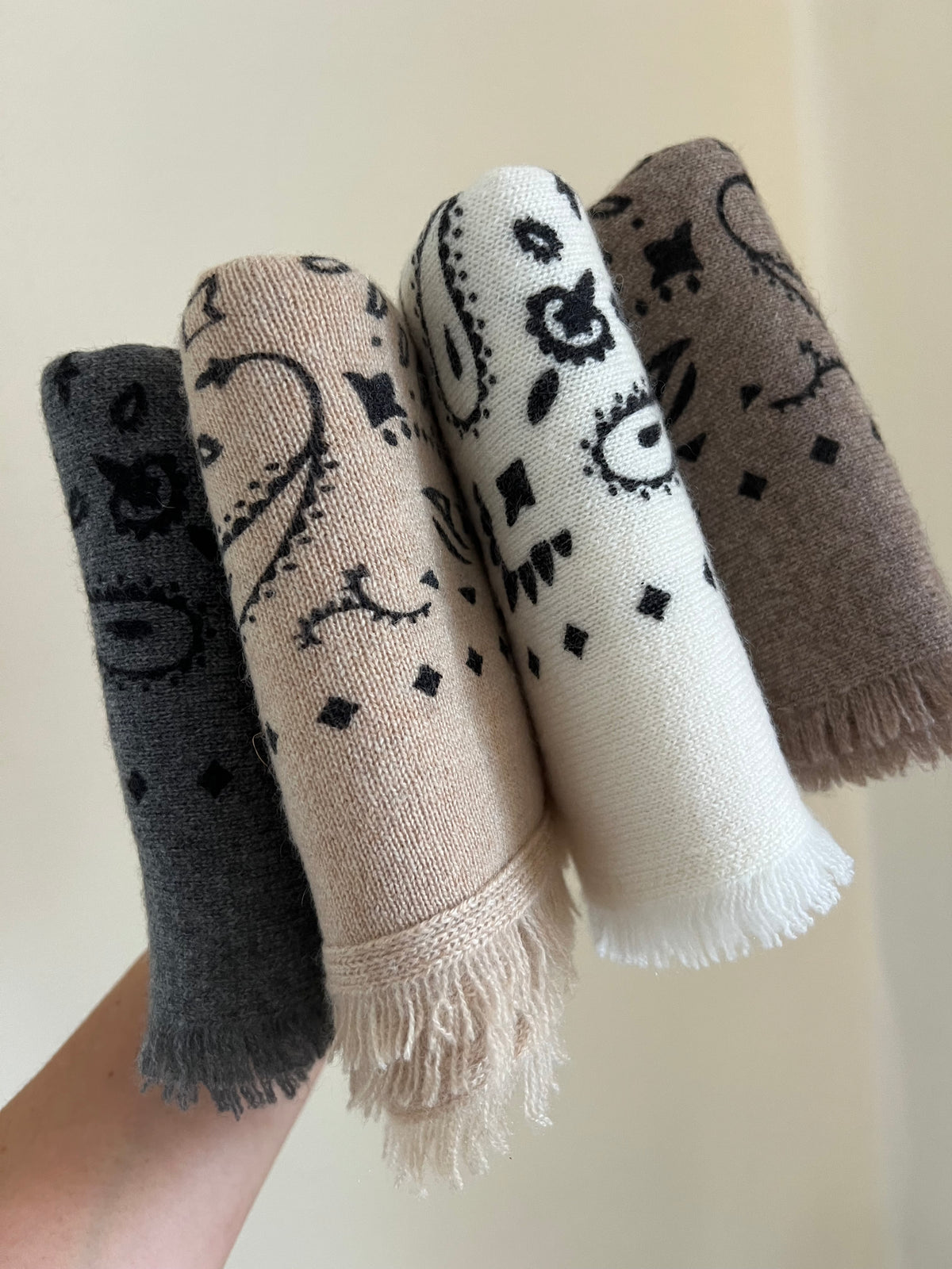 Cashmere Scarf Paisley Off White
