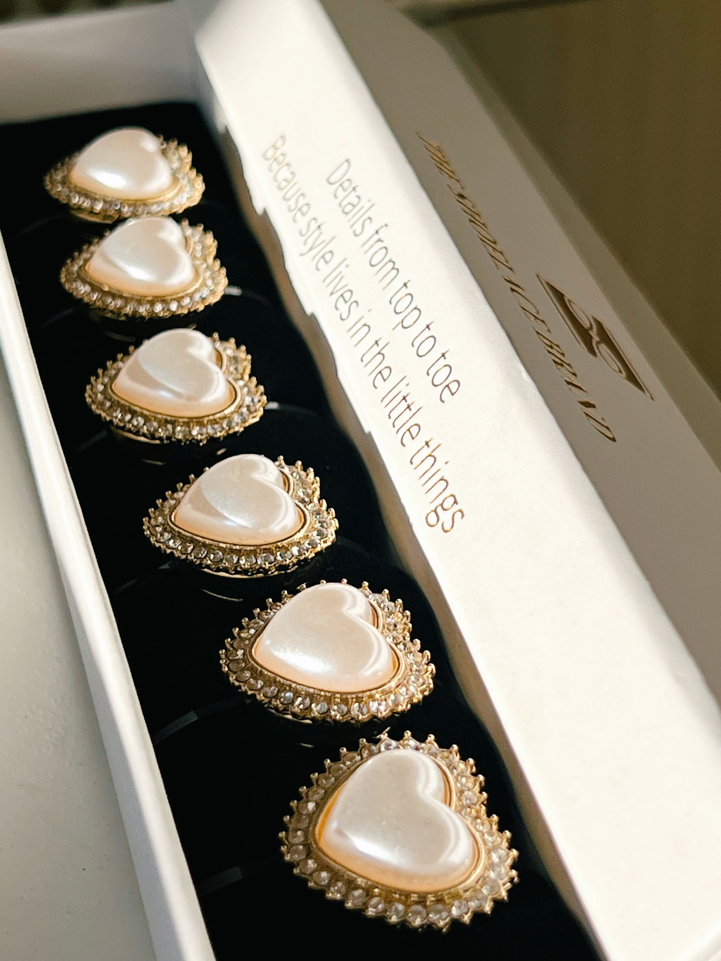 Kickan – Pearl Heart Button Charm Gold