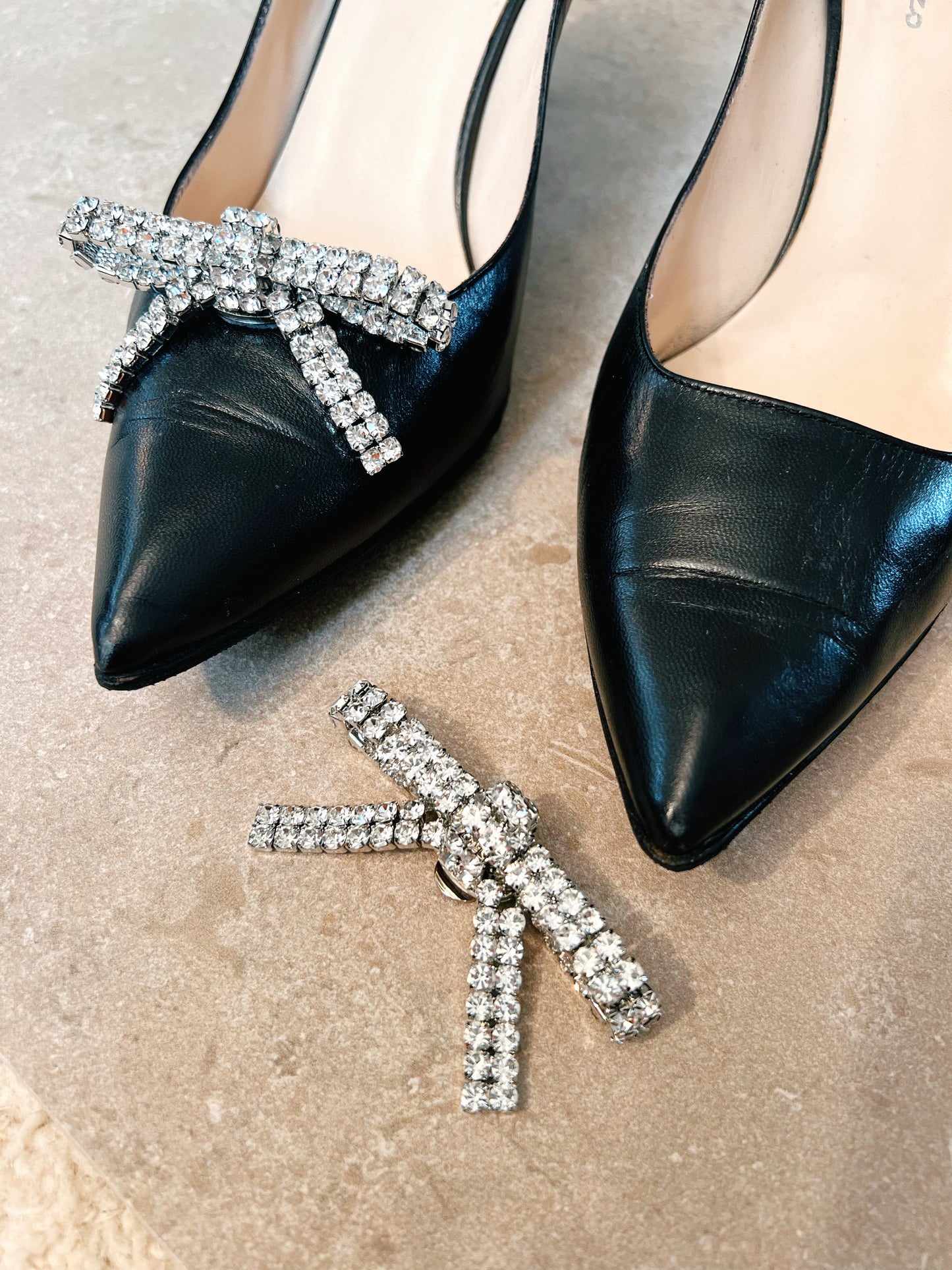 White Crystal Glitter Bow – Shoe Charm