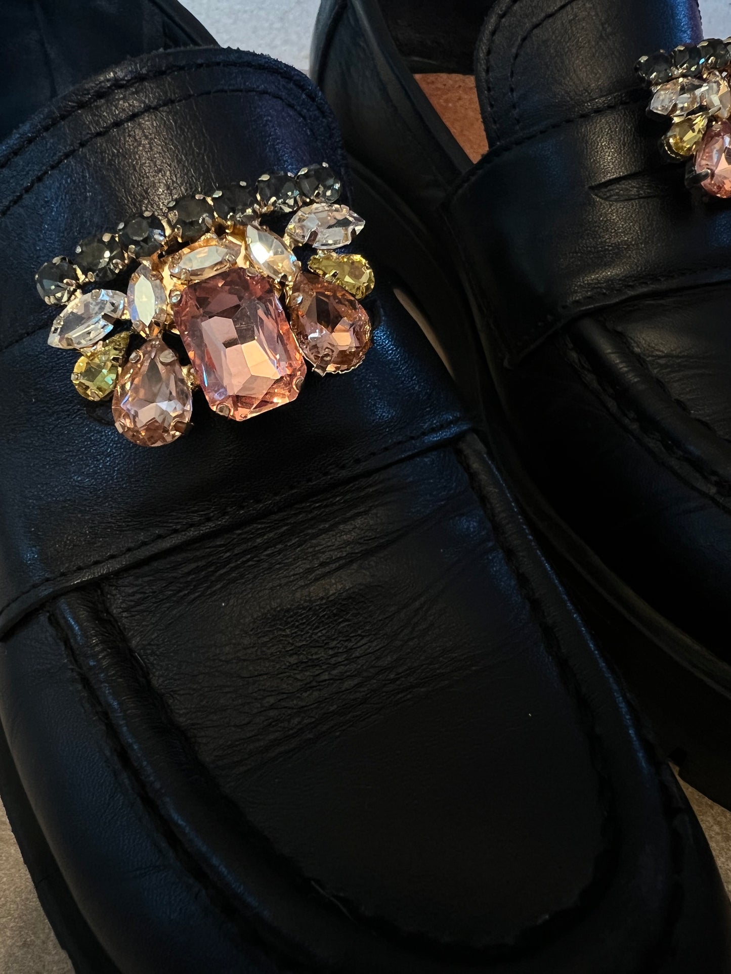 Multicolor Gemstone Cluster – Shoe Charm