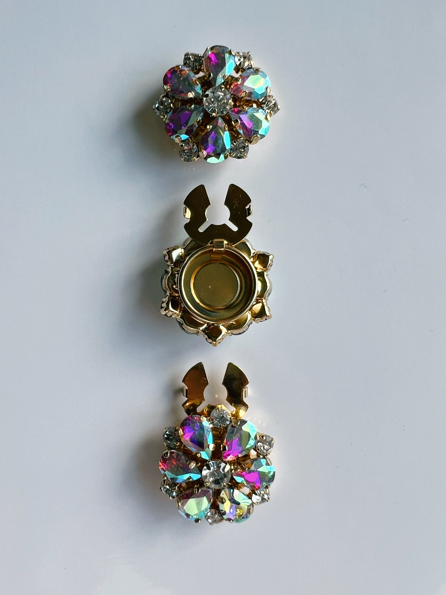 Emy – Aurora Flower Button Charm Gold