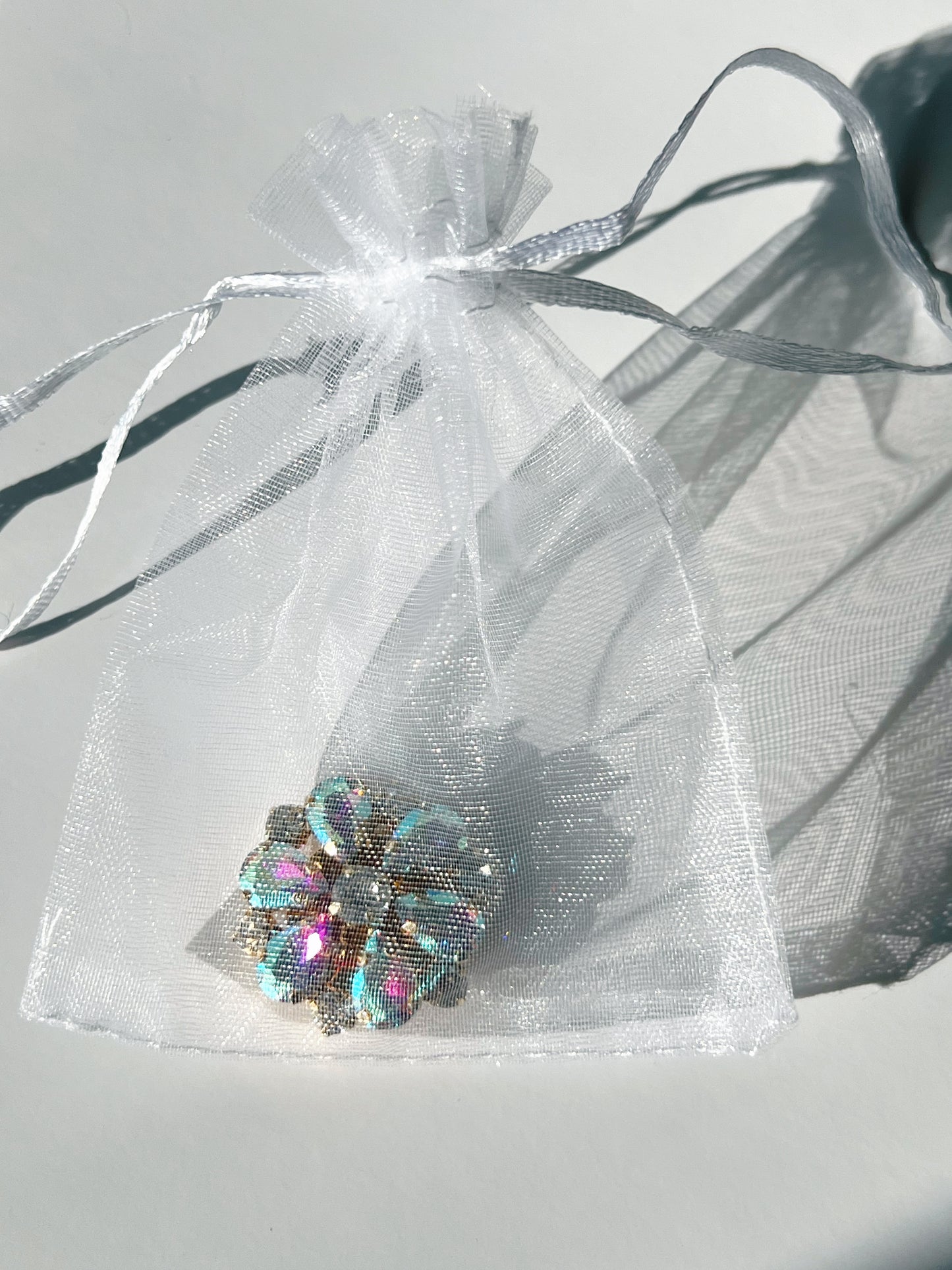 Emy – Aurora Flower Button Charm Gold