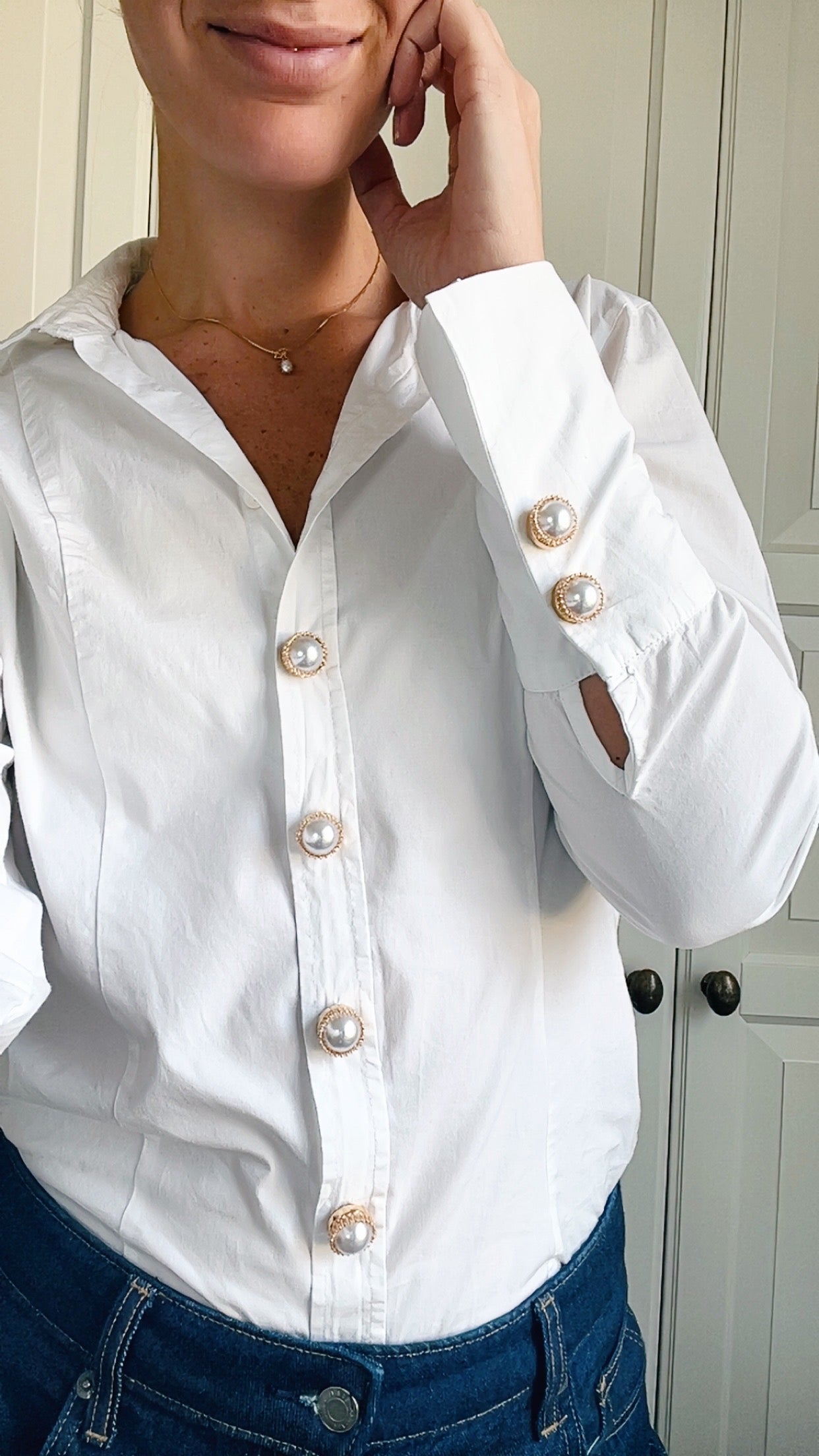 Linnea – Pearl Button Charm Gold