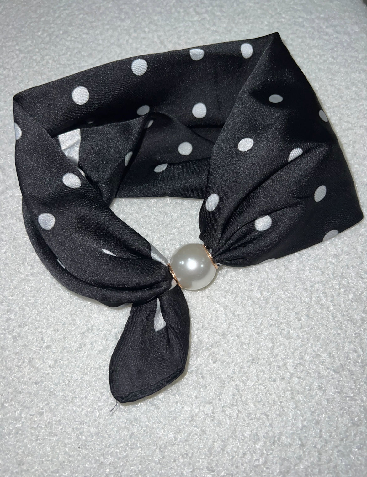 Magnetic Scarf Black Dots