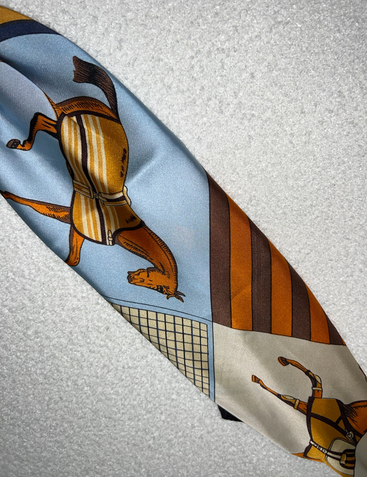 Magnetic Scarf Horse print