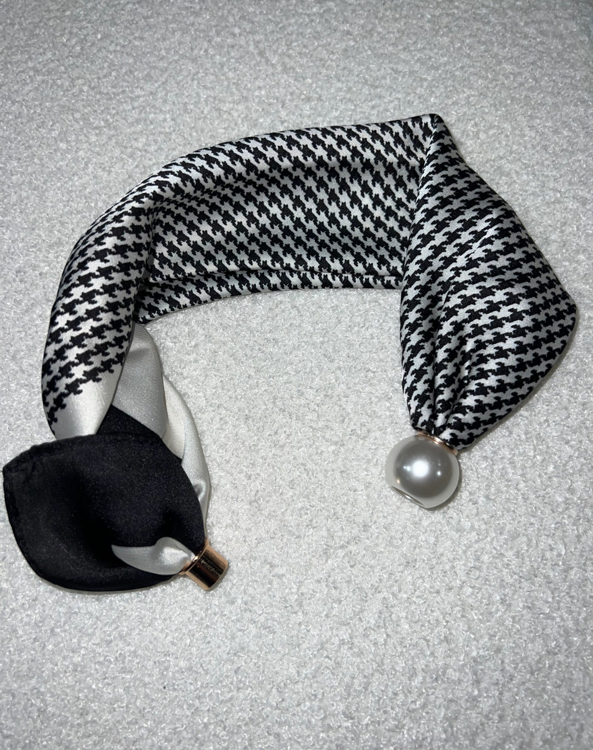 Magnetic Scarf Houndstooth