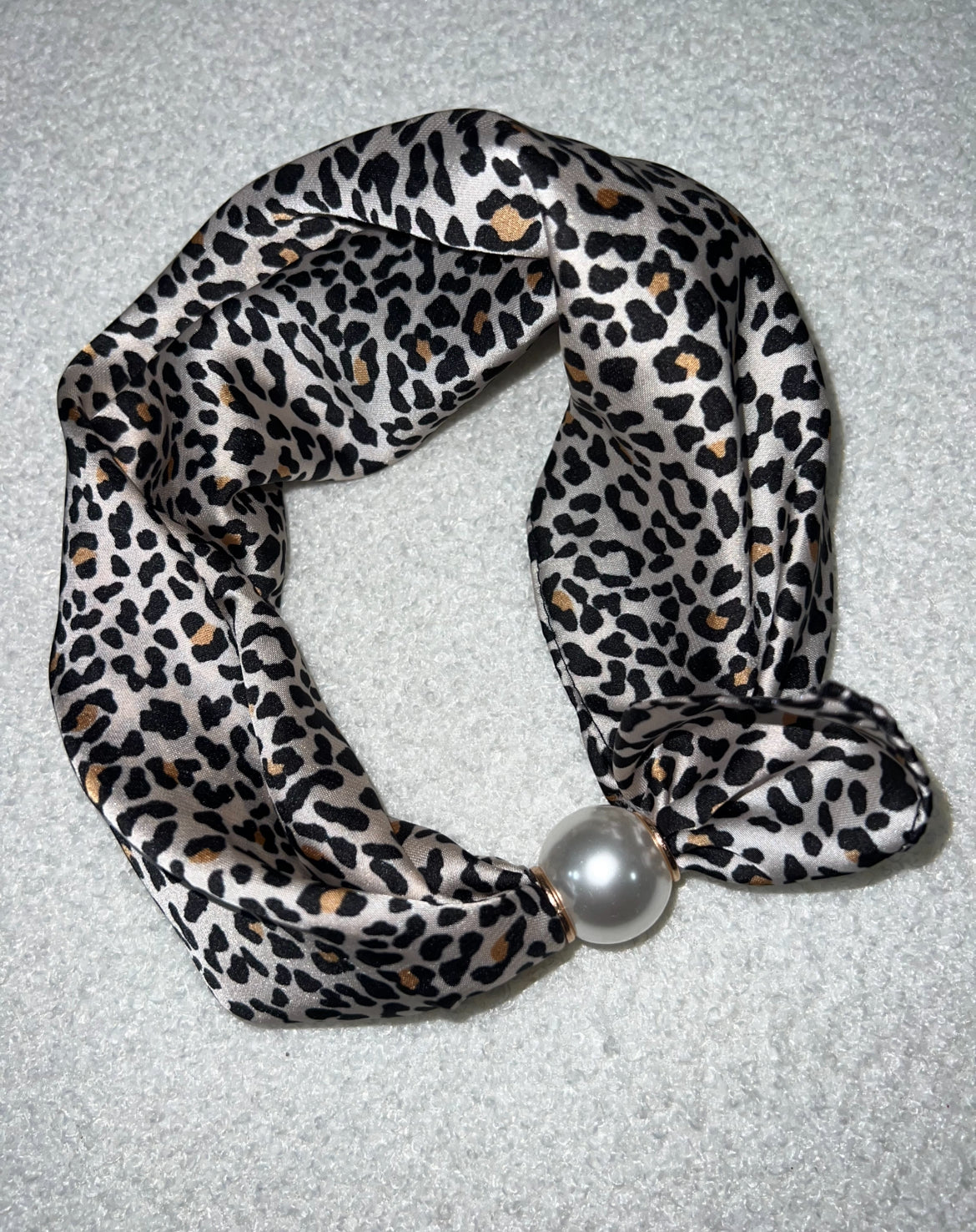 Magnetic Scarf Leopard