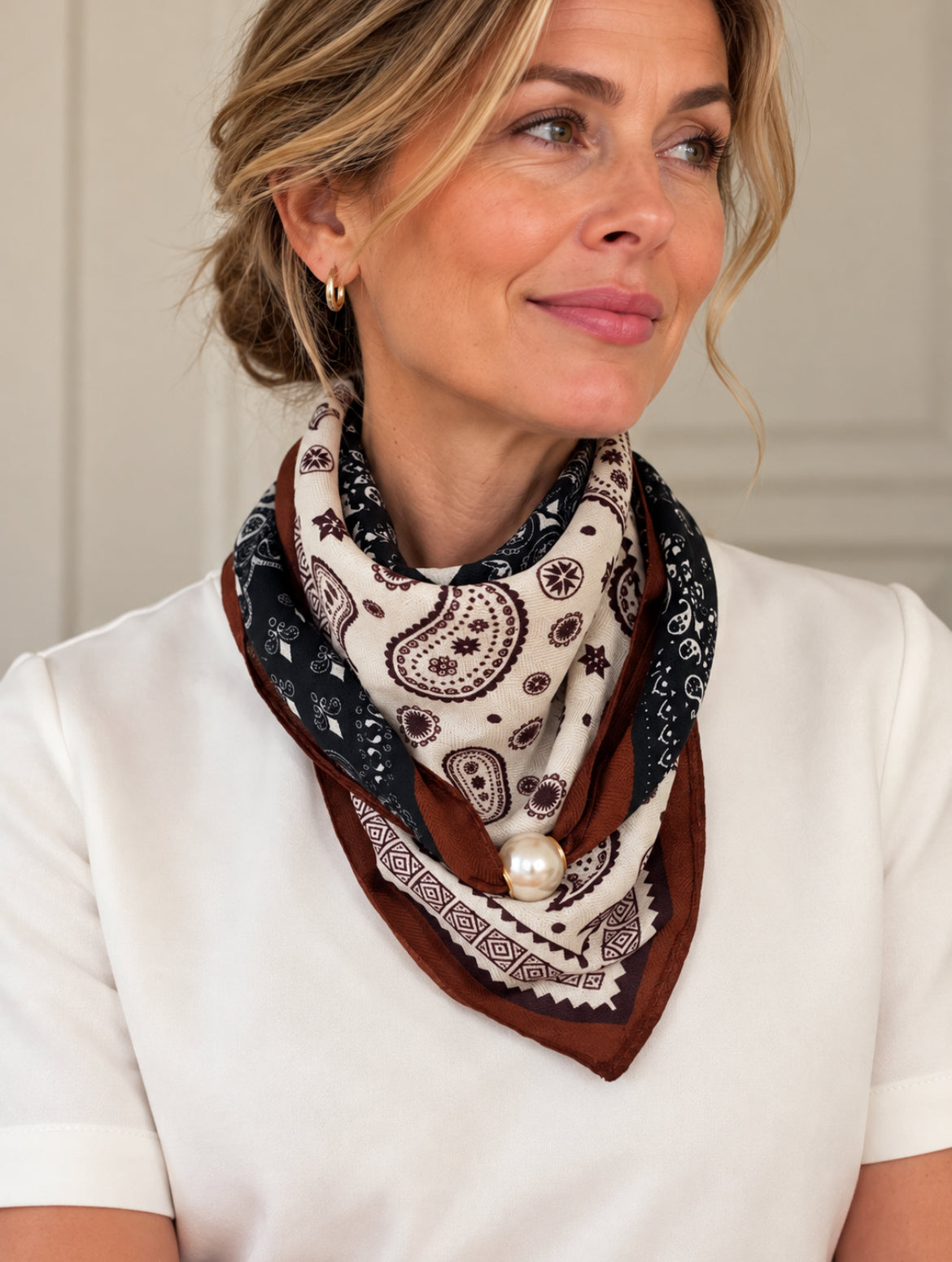Magnetic Scarf Large Paisley Patchwork The Shoelace Brand on model