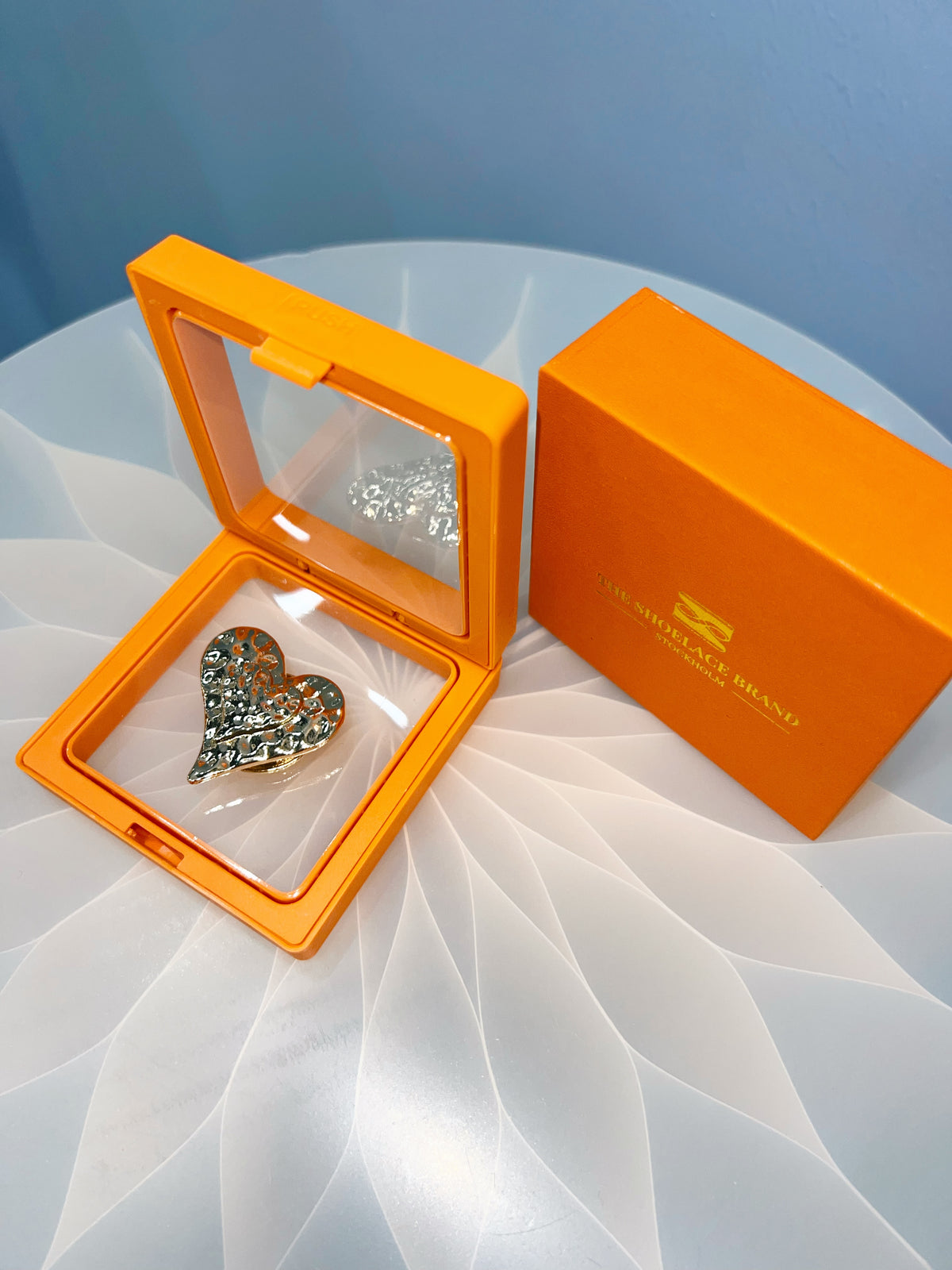 Magnetic brooch Heart Gold
