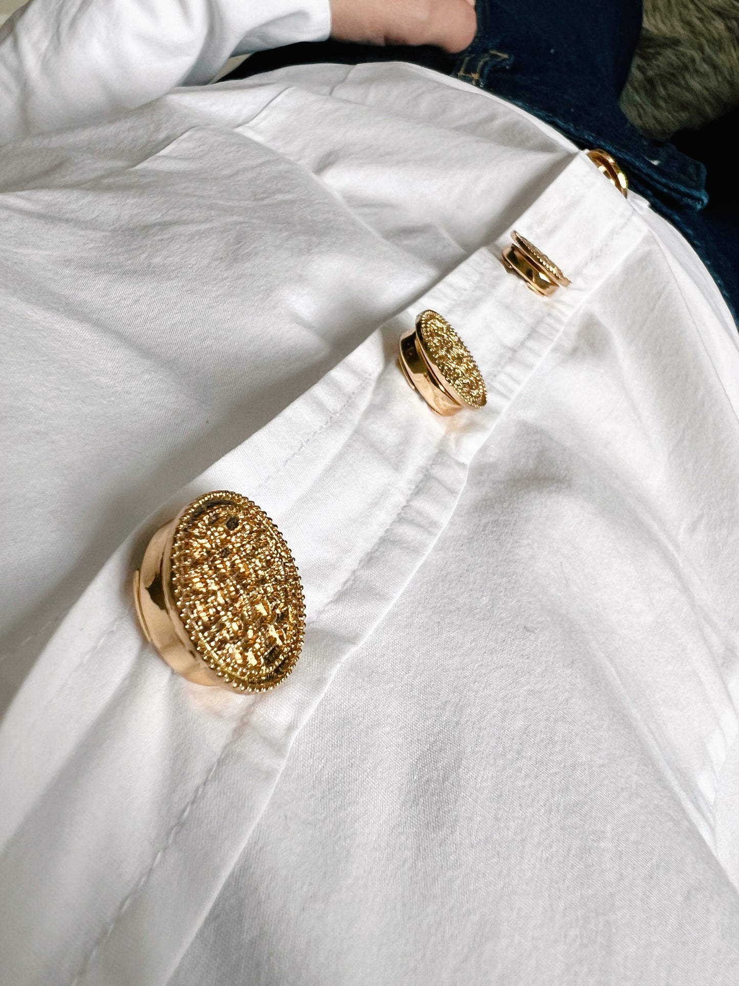 Moa – Textured Button Charm Gold