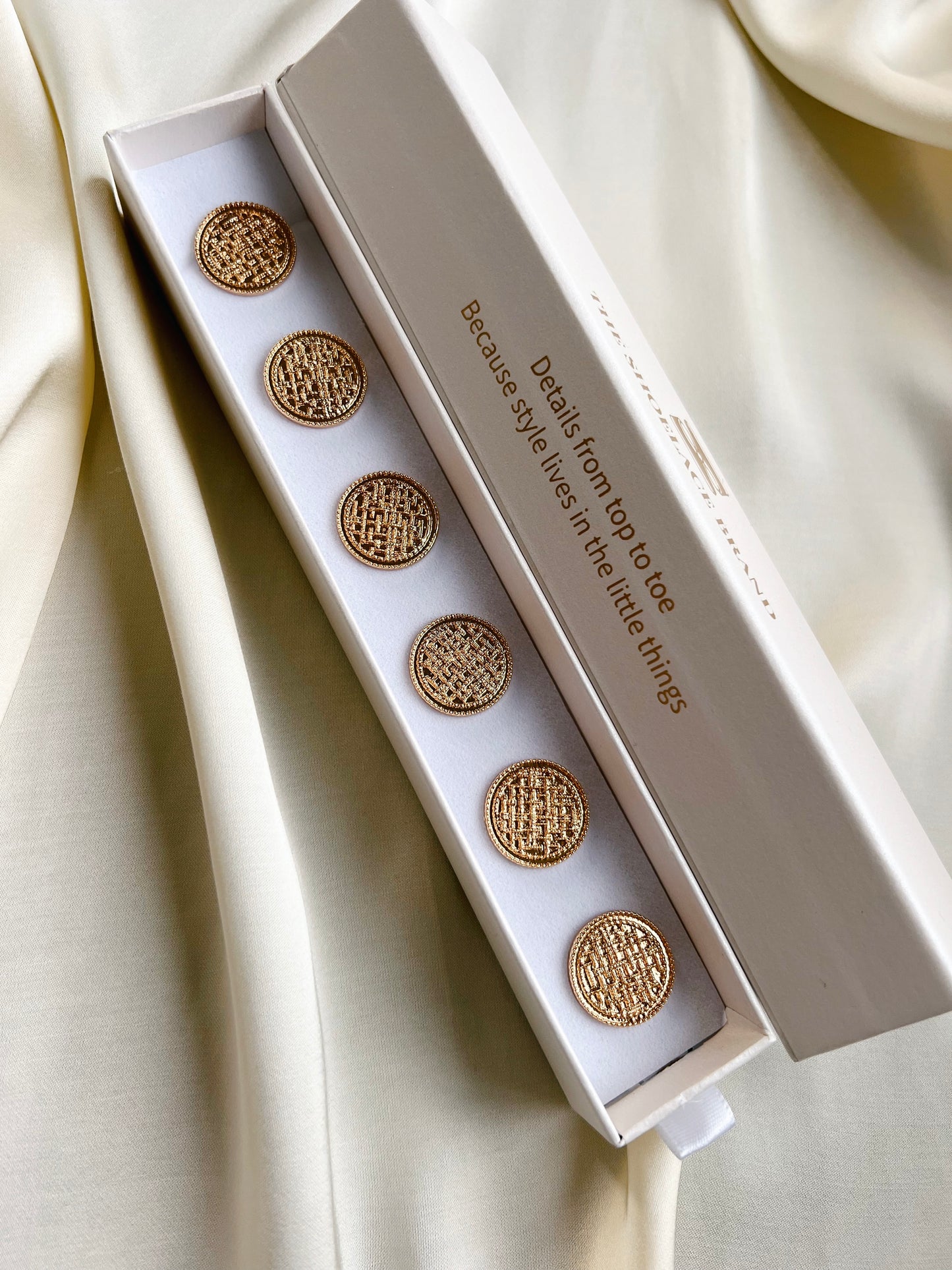 Moa – Textured Button Charm Gold