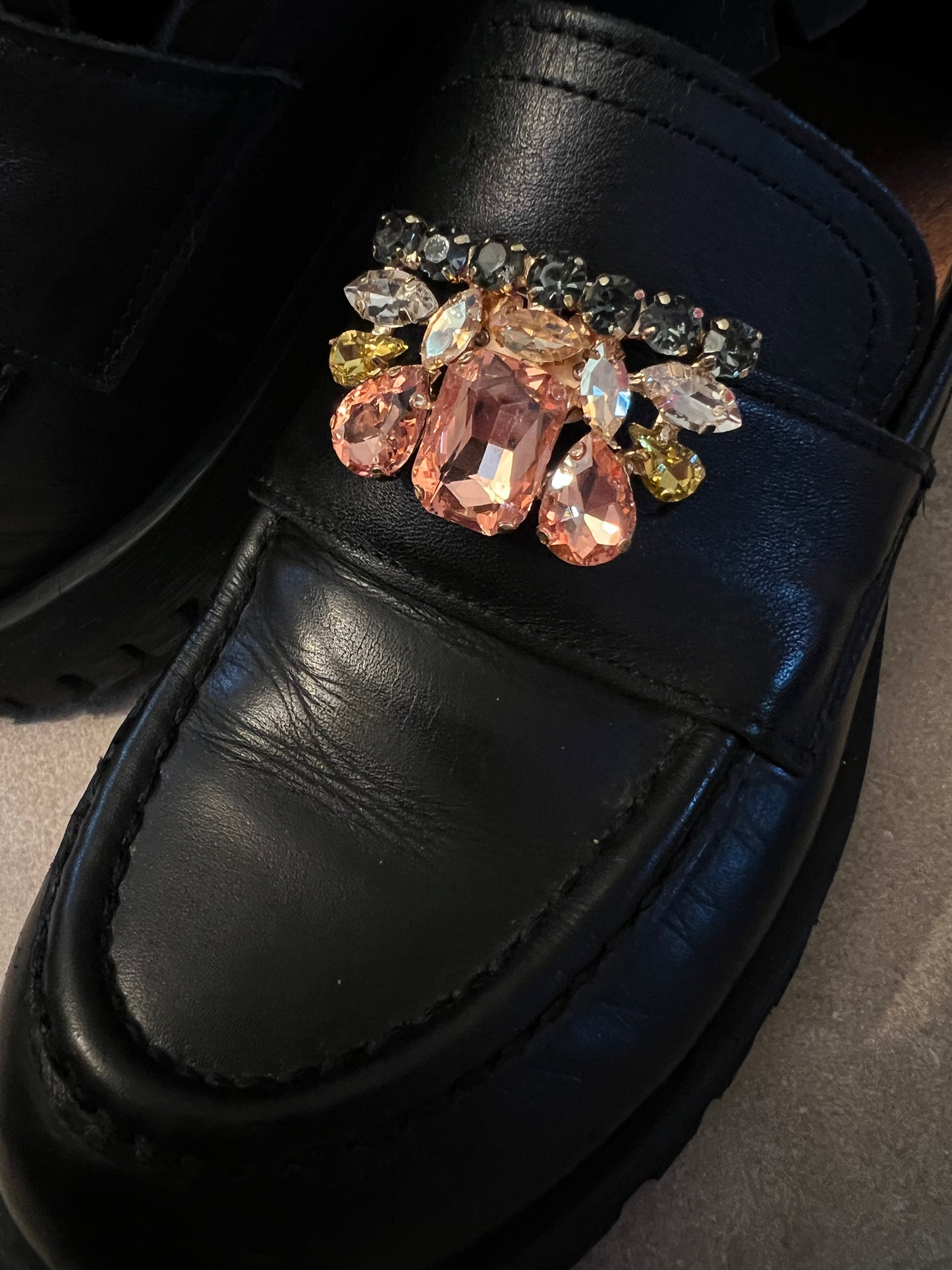 Multicolor Gemstone Cluster – Shoe Charm