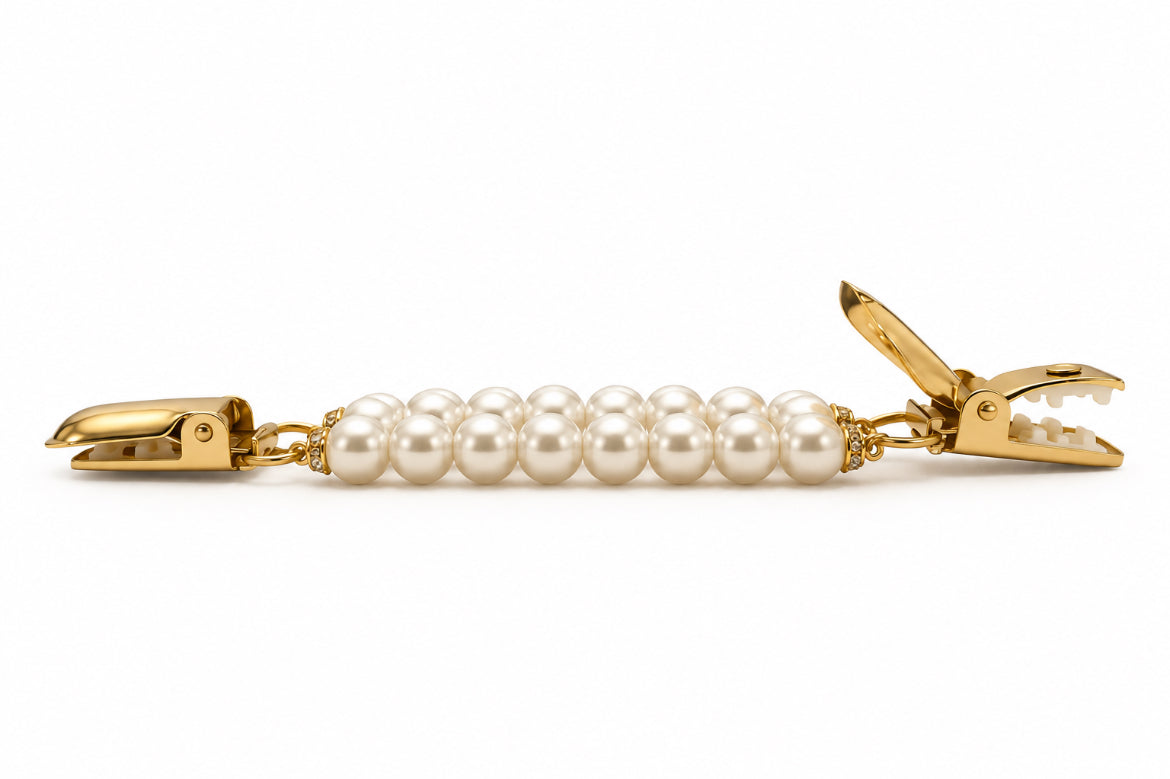 Pearl Clothing Clip The Shoelace Brand side