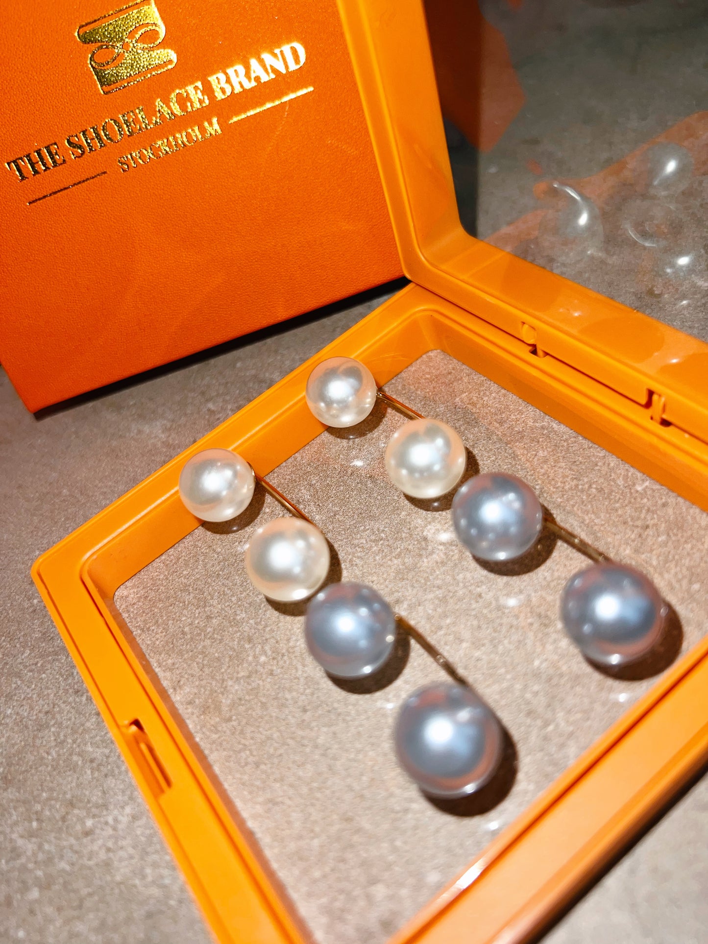 Pearl Styling Hooks 4-Pack The Shoelace Brand orange giftbox
