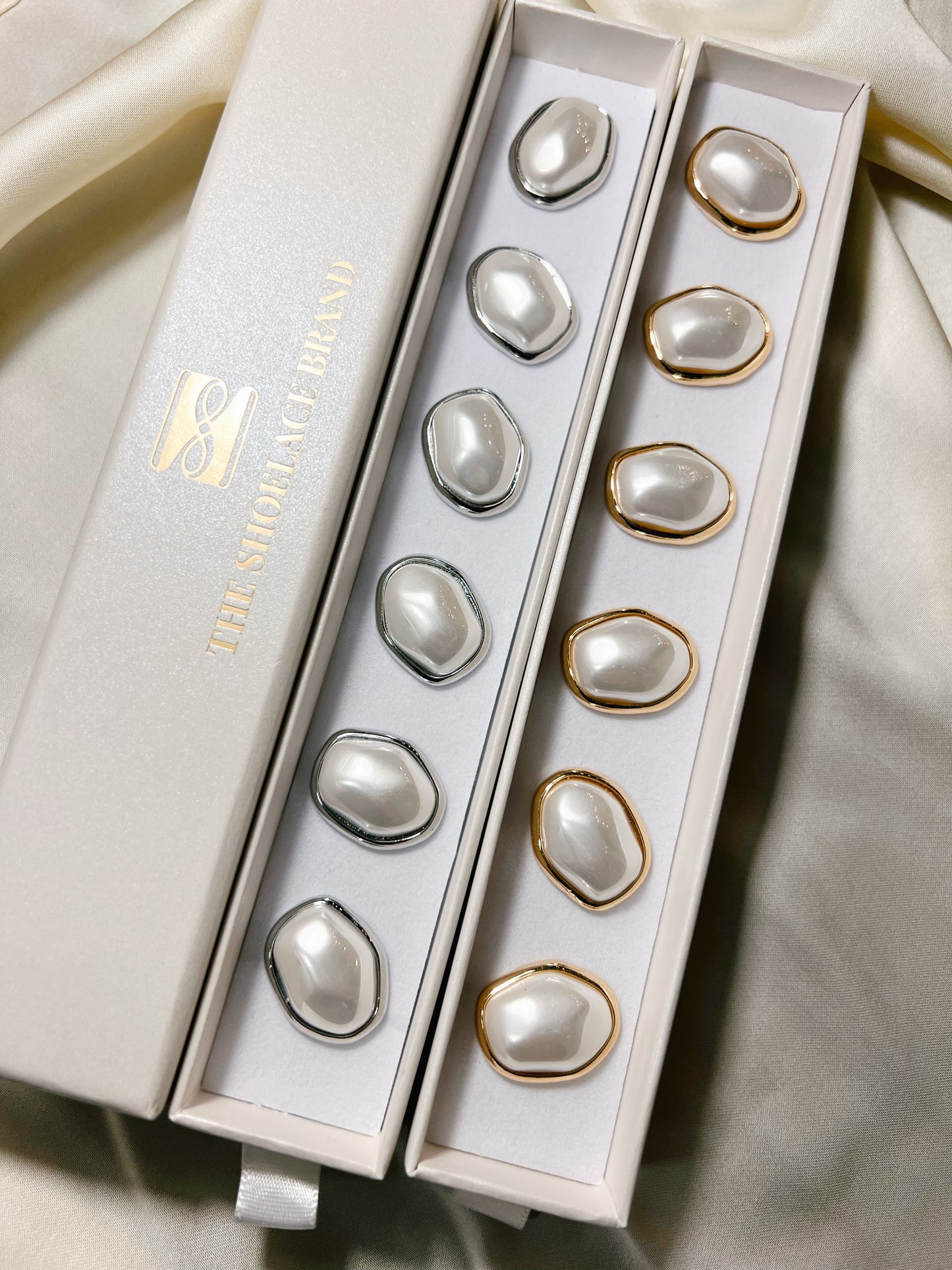 Fei – Asymmetric Pearl Button Charm Silver