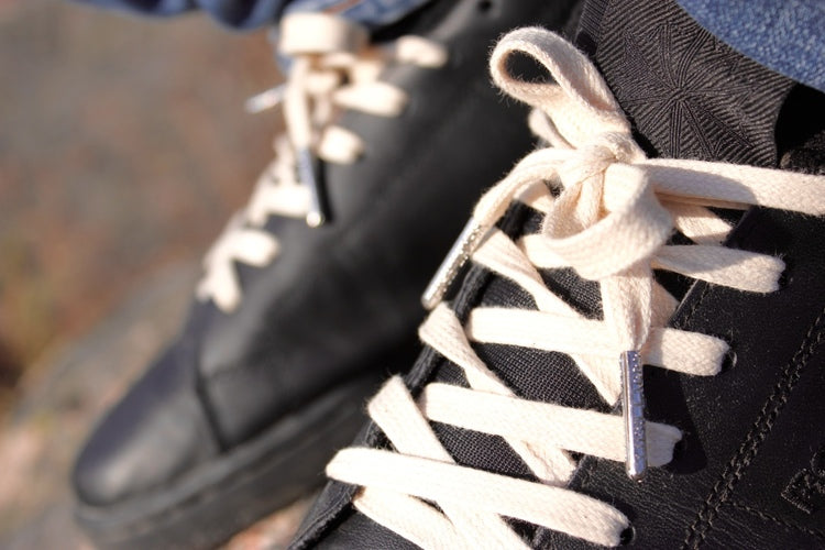 Waxed shoelaces white - The Shoelaces Brand