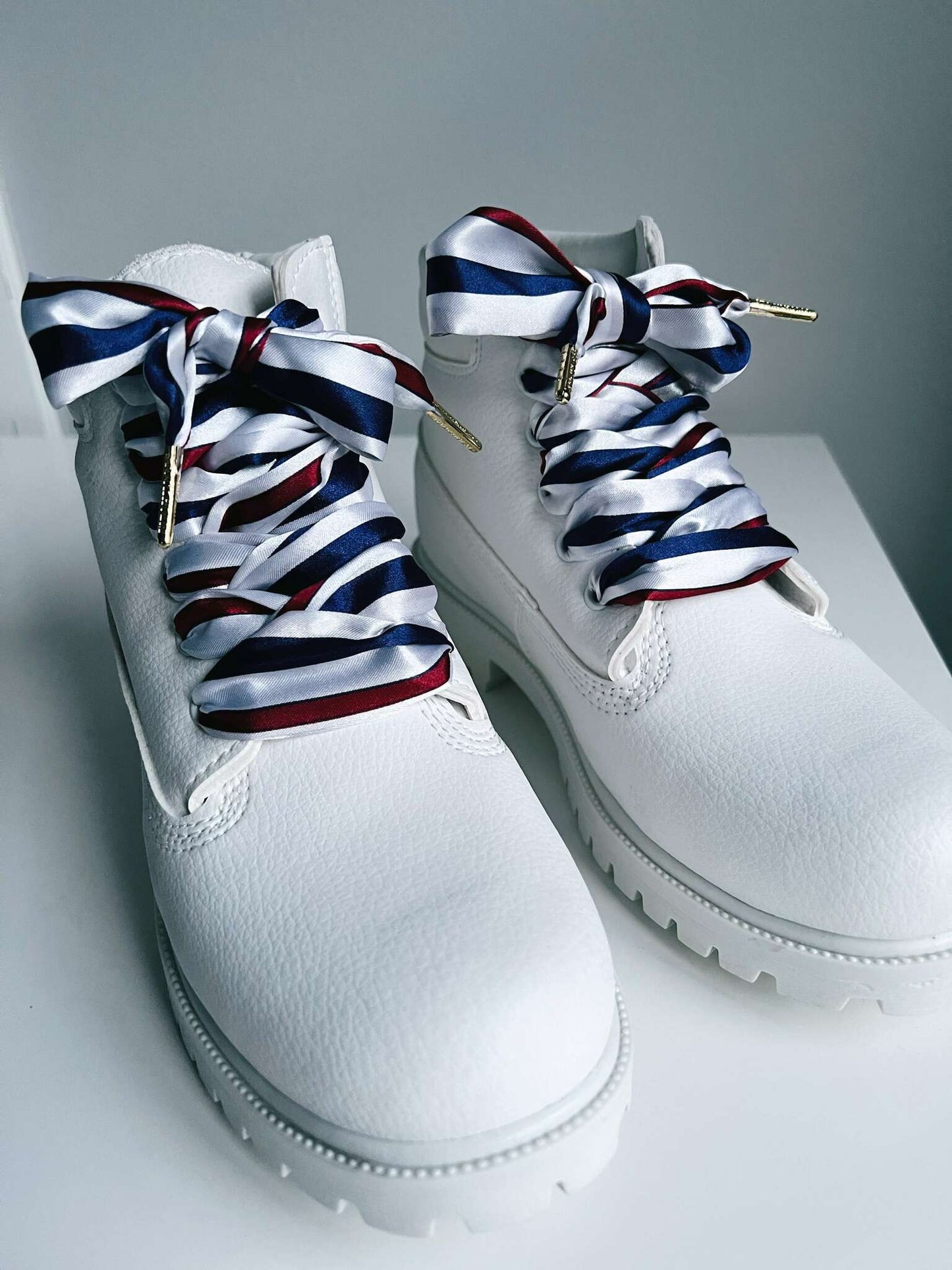 Scarf Shoelaces white, red, blue - The Shoelace Brand